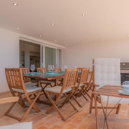Villa Prado - Beautiful Beachfront Villa Albufeira Bagian luar foto