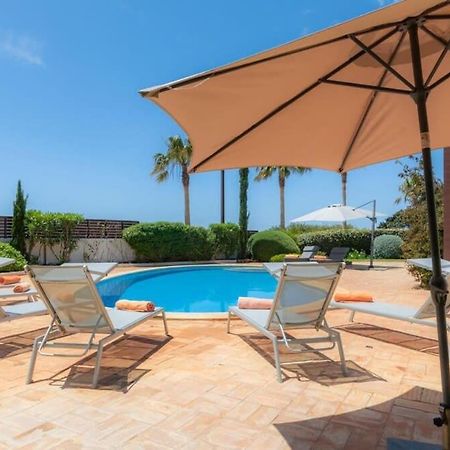 Villa Prado - Beautiful Beachfront Villa Albufeira Bagian luar foto