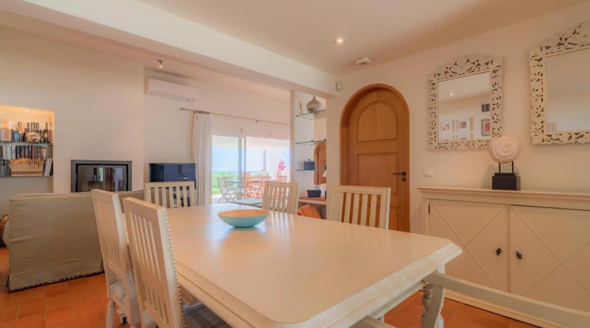 Villa Prado - Beautiful Beachfront Villa Albufeira Bagian luar foto