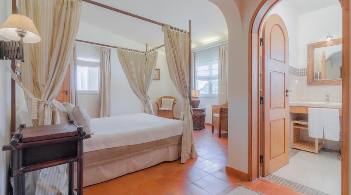 Villa Prado - Beautiful Beachfront Villa Albufeira Bagian luar foto