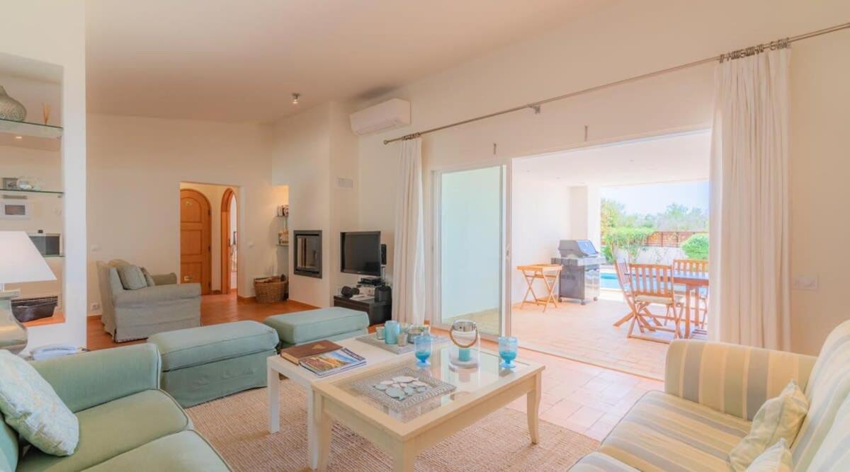 Villa Prado - Beautiful Beachfront Villa Albufeira Bagian luar foto