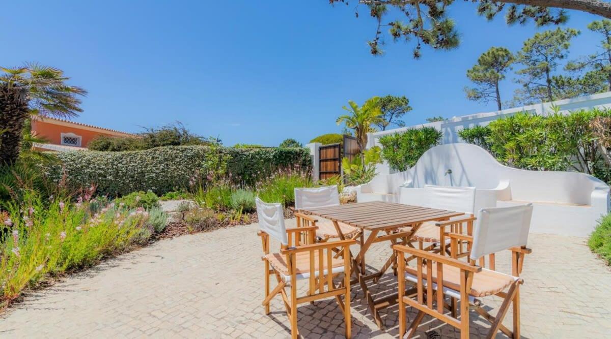 Villa Prado - Beautiful Beachfront Villa Albufeira Bagian luar foto